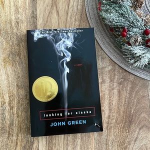 4/$25 Looking for Alaska novel by John Green